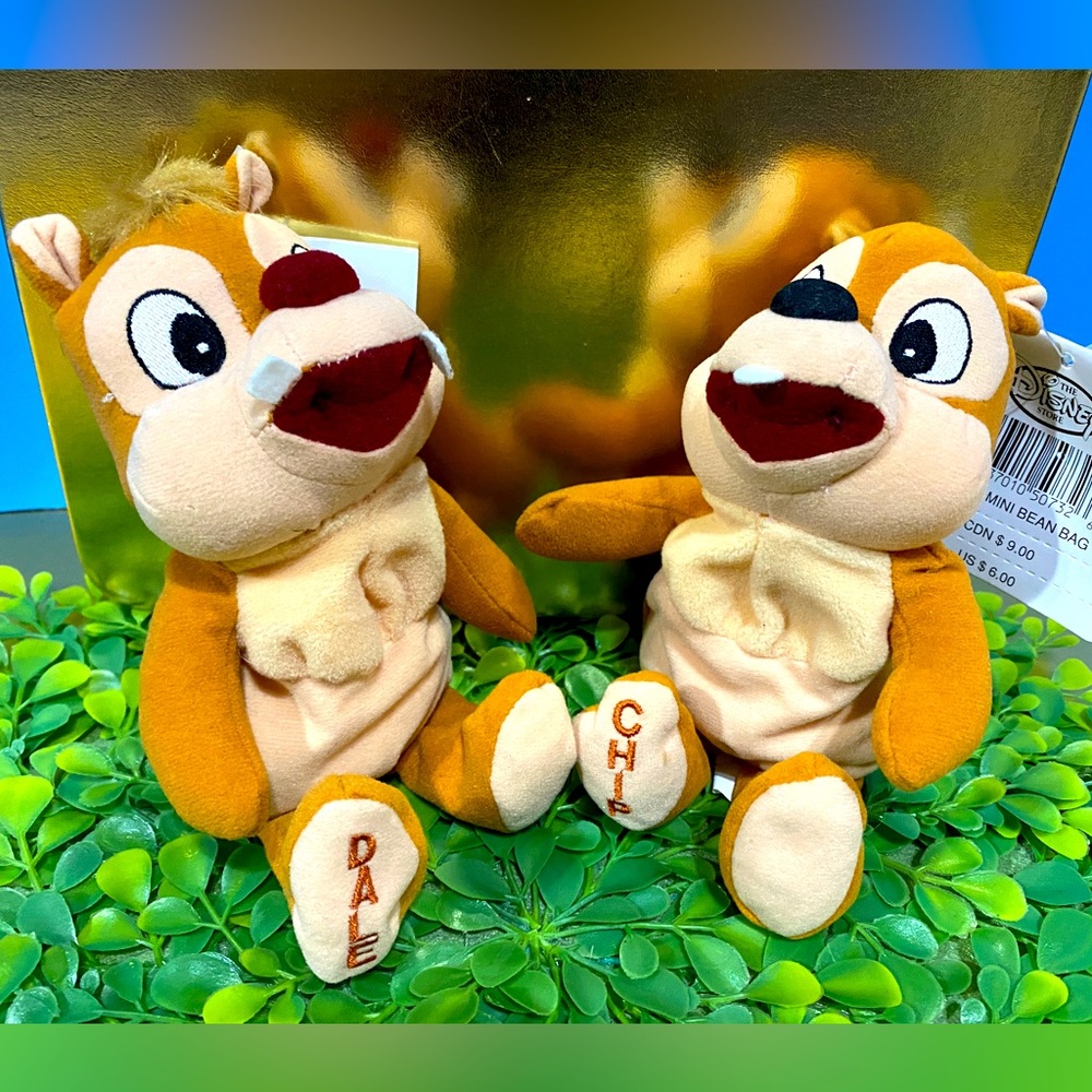 DISNEY EXCLUSIVE NWT VTG 90s CHIP & DALE COLLECTIBLE RETIRED BEAN BAG PLUSH PAIR
